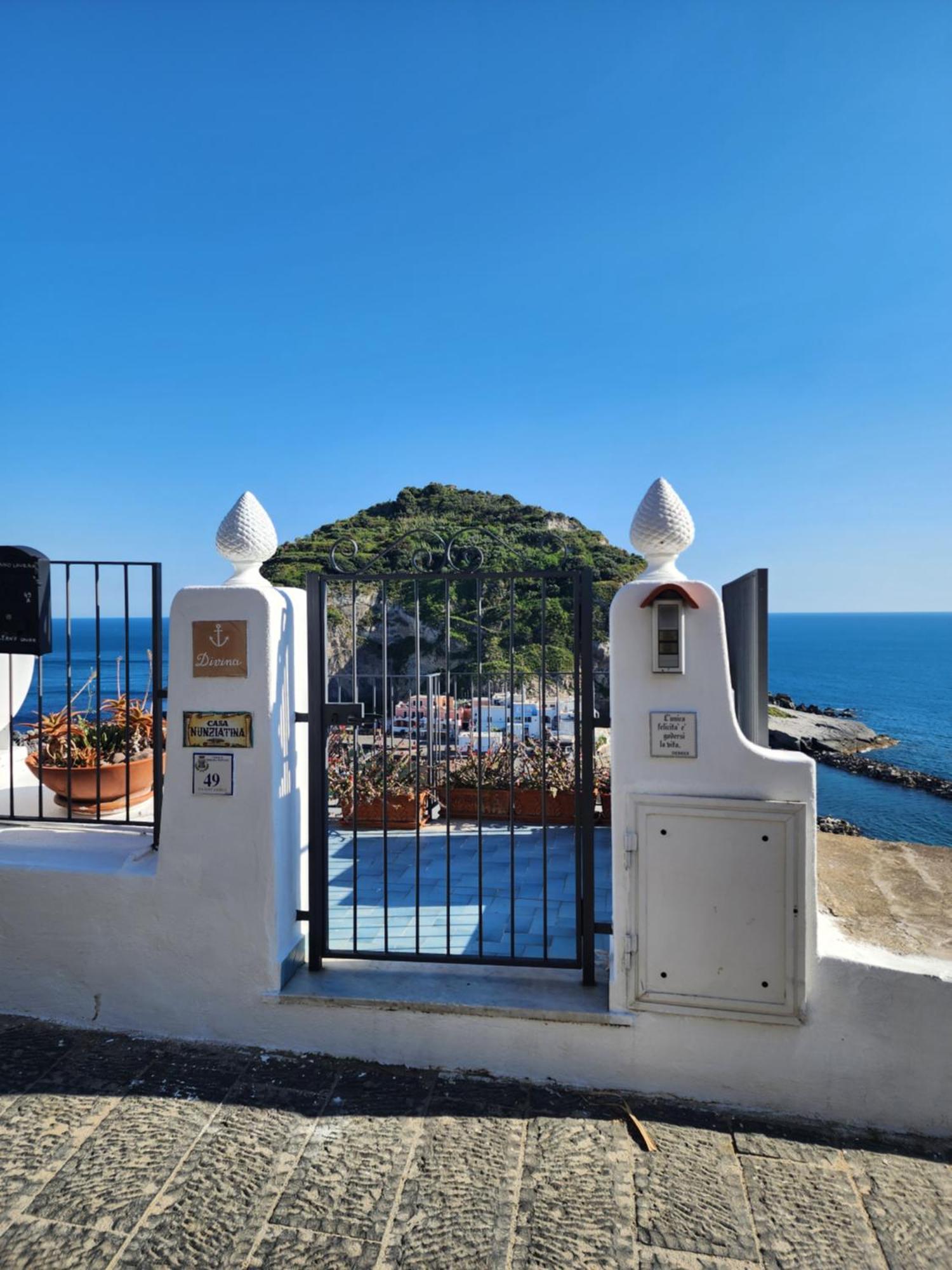 Divina Seaside Apartment *